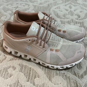 On Cloud Cloud 5 Size 9